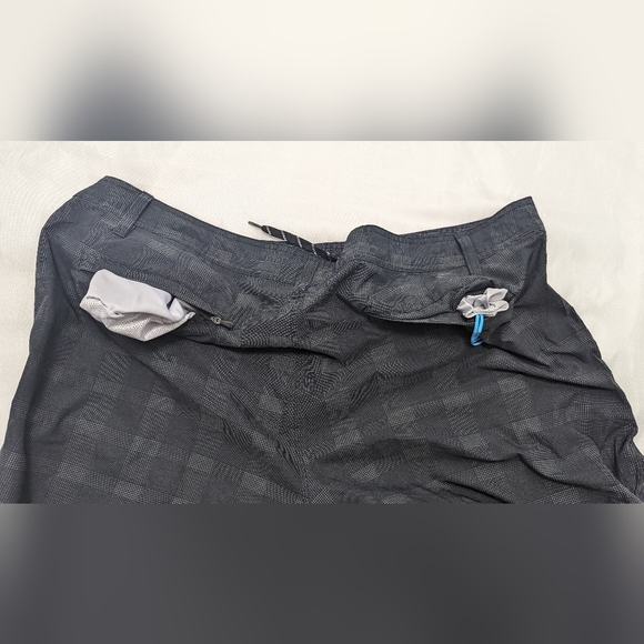 Pair of 2 HangTen Men's XXL Size 42 Gray and Black Zip-Up Hybrid Chino Shorts - Picture 10 of 15